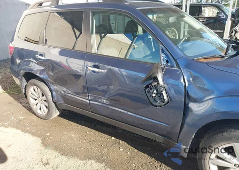 2011 Subaru Forester 2.5X Premium из США, поврежденный, VIN JF2SHADC5BH762824